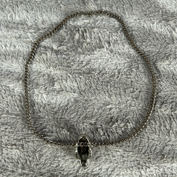 Silver colored 18 inch necklace with skull head - Picture 3 of 7